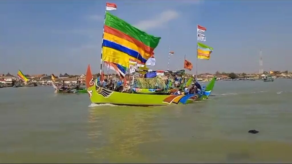 Sedekah Laut di Desa Gegunung Wetan Rembang