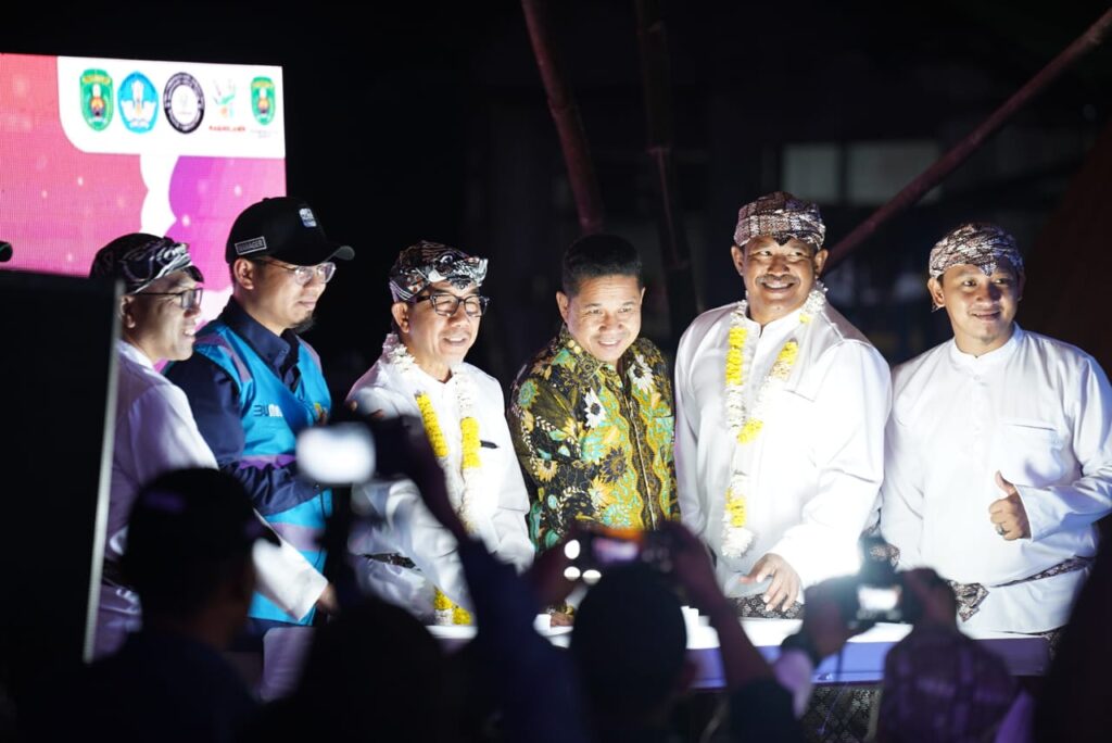 Peresmian Listrik 24 Jam di Desa Sekerat, Ketua DPRD Kutim Sambut Baik Kemajuan Infrastruktur