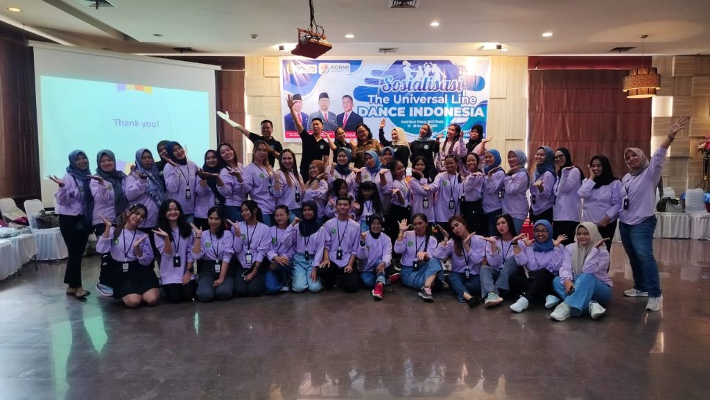 Dispora Kutim menggelar sosialisasi The Universal Line Dance Indonesia (ULDI) di ruang MCC Hotel Royal Victoria Sangatta, Selasa (19/11/2024).
