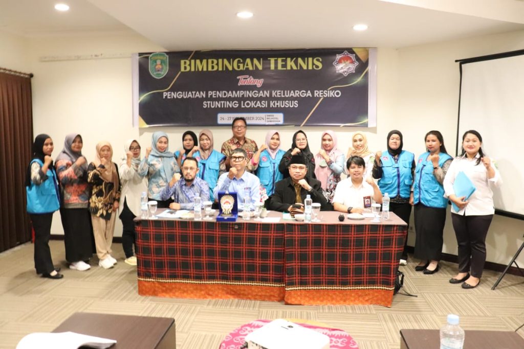 DPPKB Kutim menggelar Bimbingan Teknis (Bimtek) bertajuk "Penguatan Pendampingan Keluarga Risiko Stunting Lokasi Khusus"
