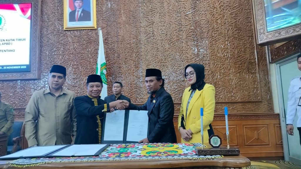 Paripurna ke-21 DPRD Kutim dipimpin oleh Ketua DPRD Kutim, Jimmi.