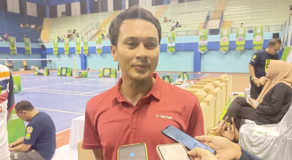 Mohammad Ahsan, turut memeriahkan acara pembukaan Dispora Cup 2024 yang digelar di Gedung Kudungga, Kutai Timur, Selasa (5/11/2024)
