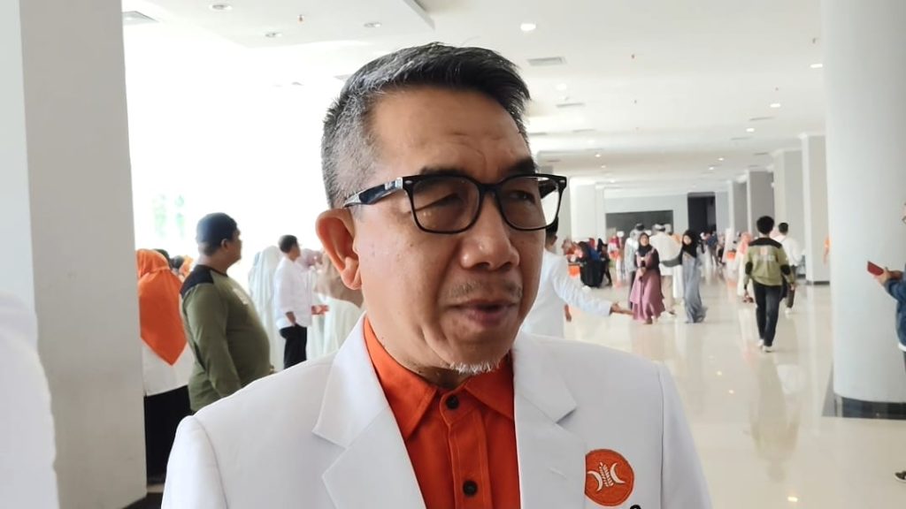 Ketua Majelis Pertimbangan Daerah (MPD) Partai Keadilan Sejahtera (PKS) Kutai Timur Ardiansyah Sulaiman saat diwawancarai di Gedung Convention Hall Samarinda pada Sabtu (3/5/2025)