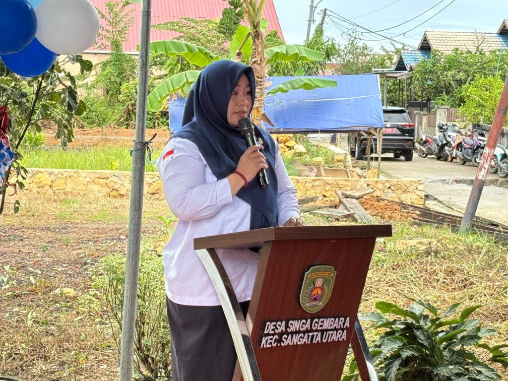 Kepala Desa Singa Gembara, Hamriani Kassa