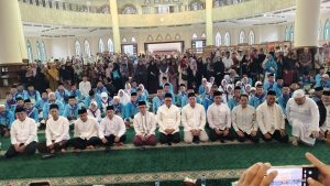 ratusan jamaah calon haji dilepas di Masjid Agung Al Faruq, Minggu (3/5/2026)