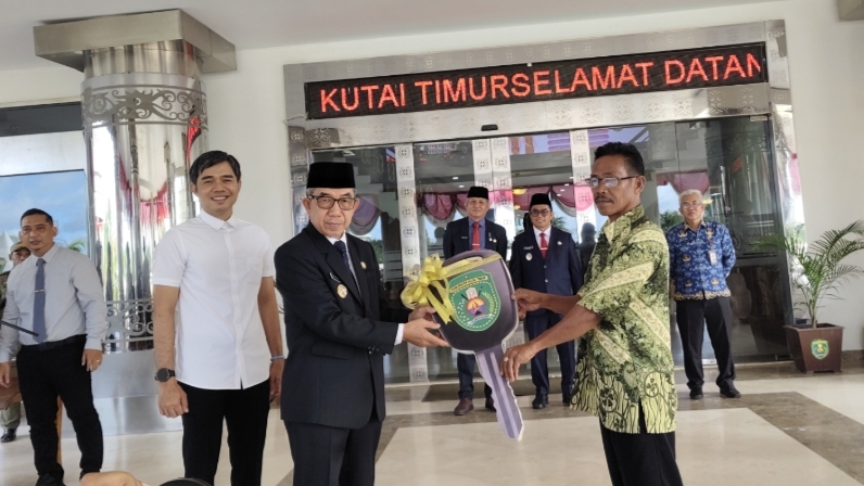 Pemkab Kutim Perkuat Layanan RT Lewat Bantuan Motor Bantuan Motor Ketua RT Singa Geweh Kutim